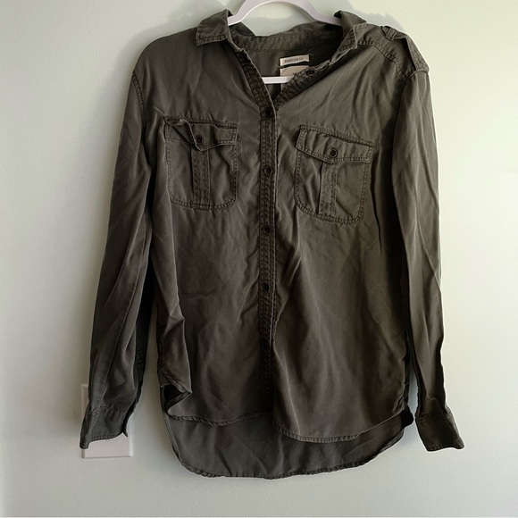 American Eagle Overaized fit floral button up medium - Picture 2 of 3